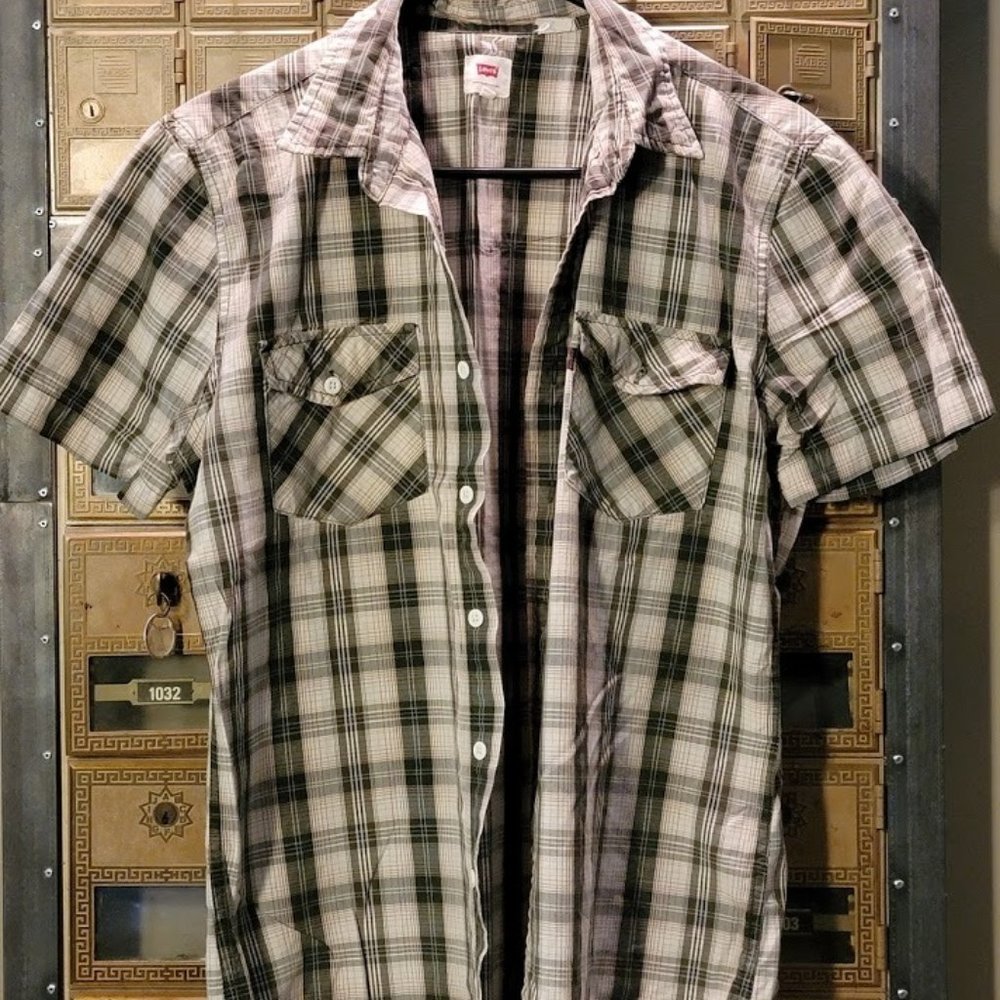 Levi's Button Up Shirt